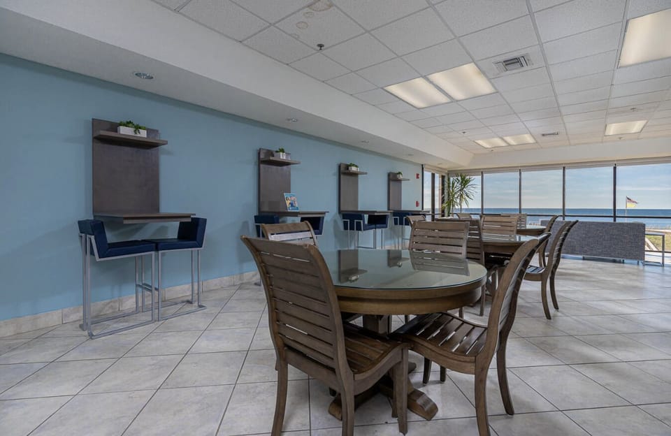 Lobby. Phoenix V 1413, 2 Bedroom/2 Bathroom. Sleeps 8. Managed by Island Rentals