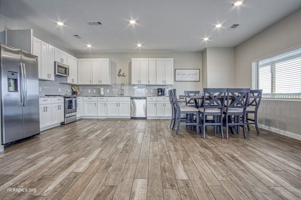 Kitchen area with Dining Room seating