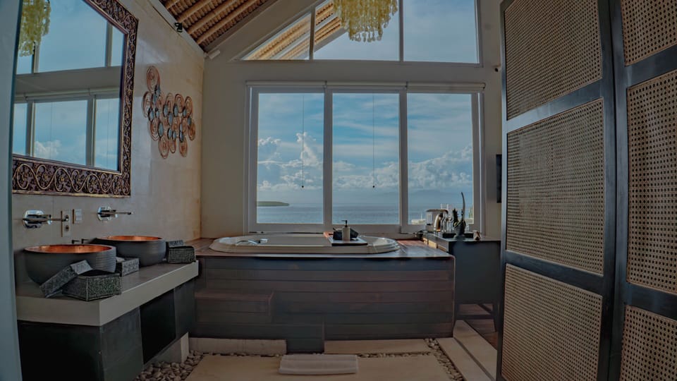 Royal Pool Villa Ocean View with Daily Afternoon Tea | Bathroom | Free toiletries, hair dryer, bathrobes, slippers