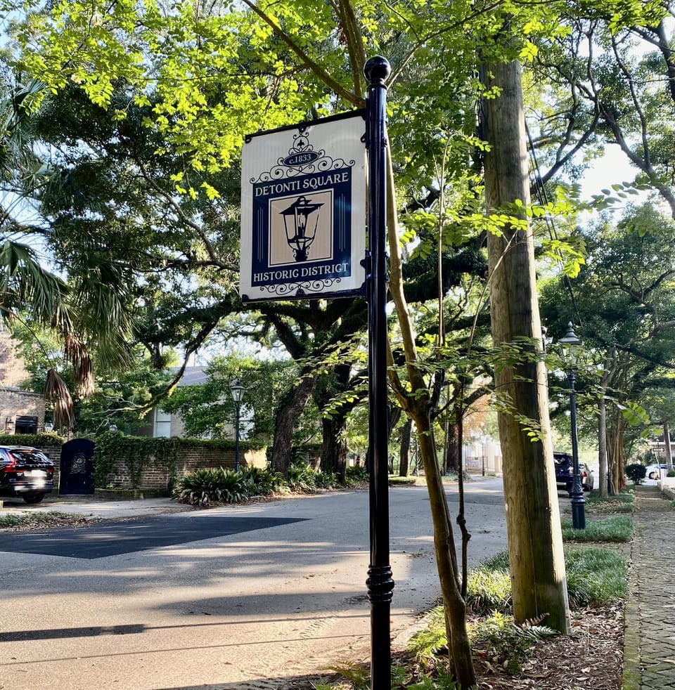 DeTonti Square neighborhood