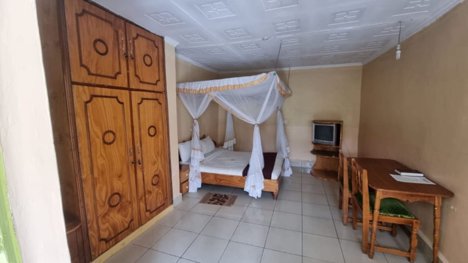 Standard Room | Free WiFi, bed sheets
