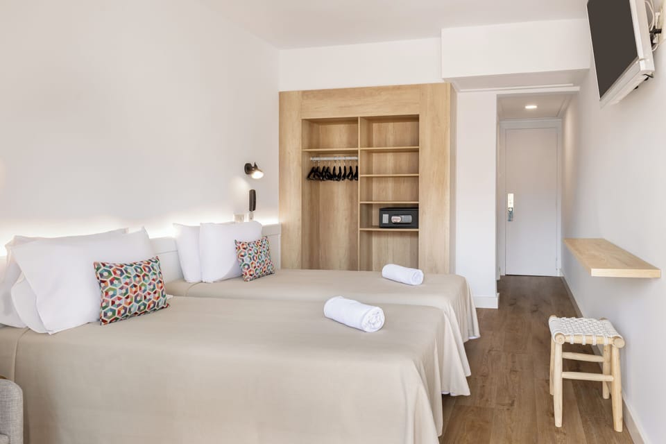 In-room safe, desk, free WiFi, bed sheets