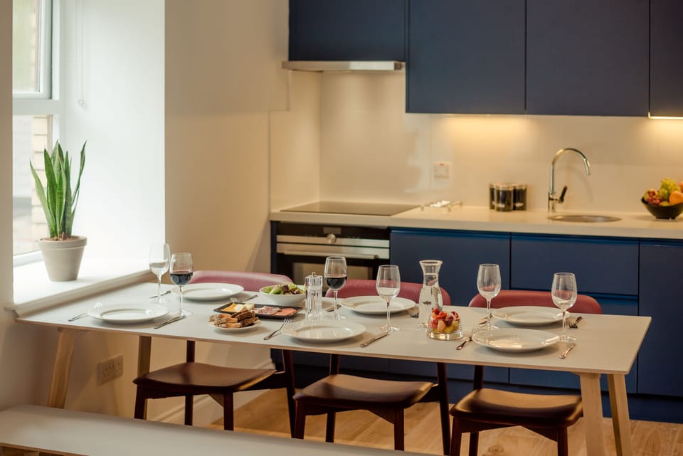 Executive Apartment (Stairs only) | Private kitchen | Coffee/tea maker, electric kettle
