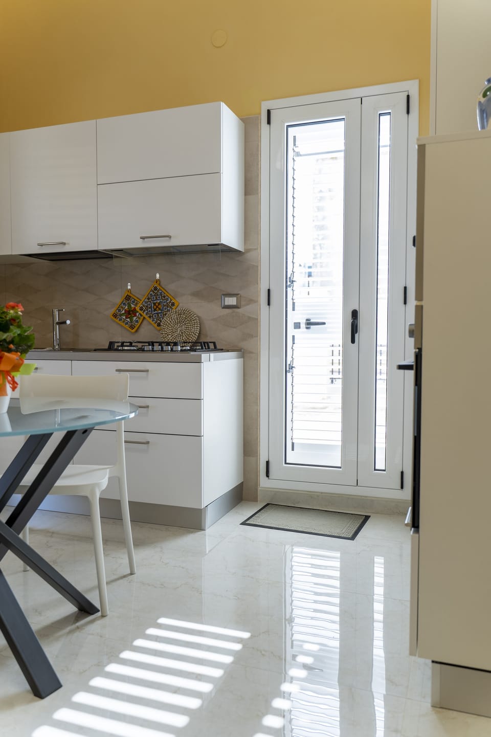 Superior Room | Private kitchen | Full-size fridge, microwave, oven, stovetop