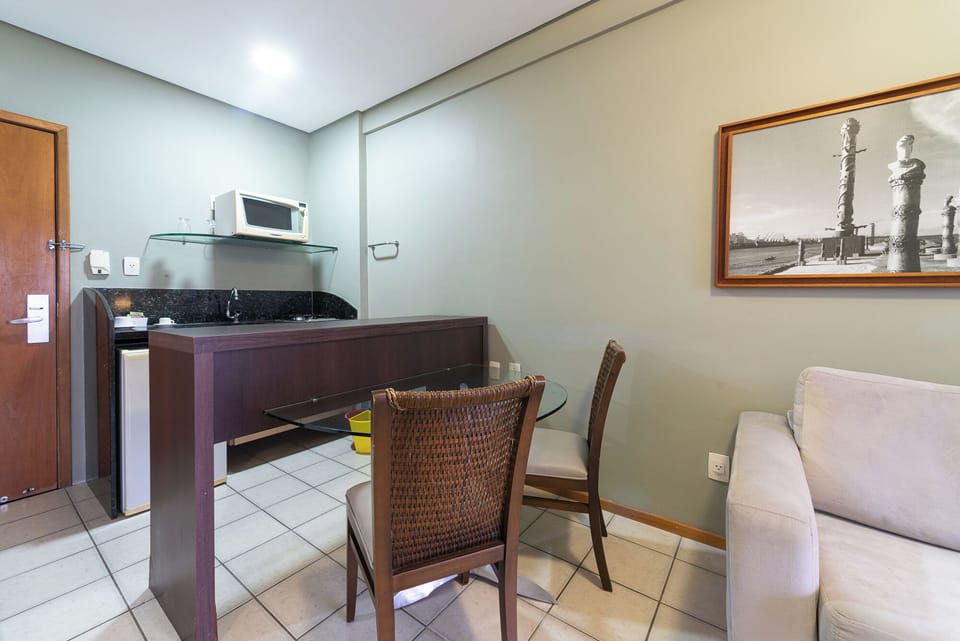 City Apartment | In-room dining