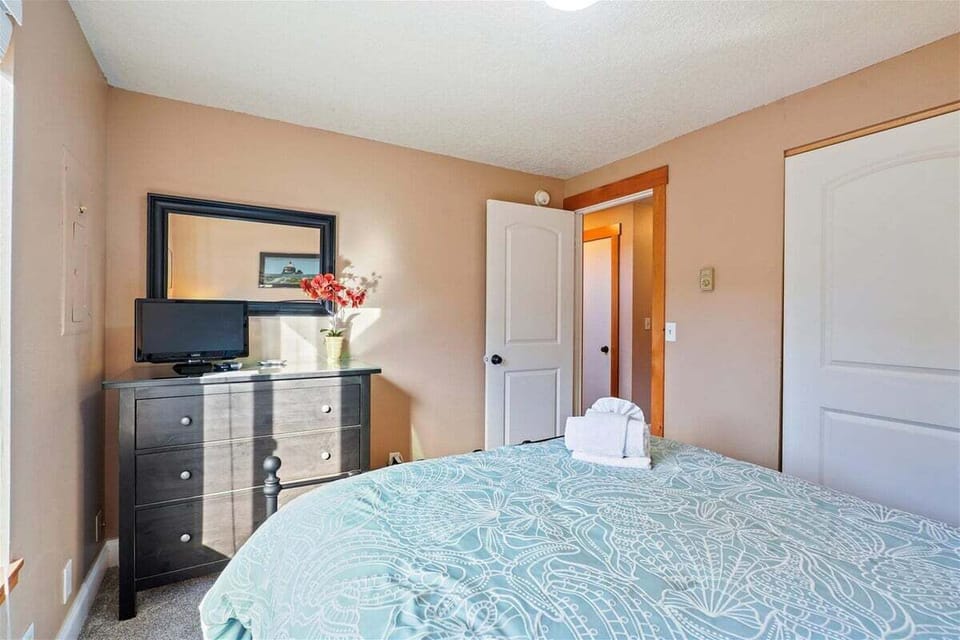 Downstairs Bedroom at Sea Salt
