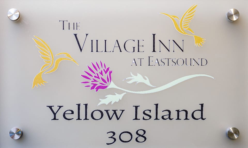 Village Inn Eastsound Orcas Island Washington - 30 -308 Yellow Island (1)