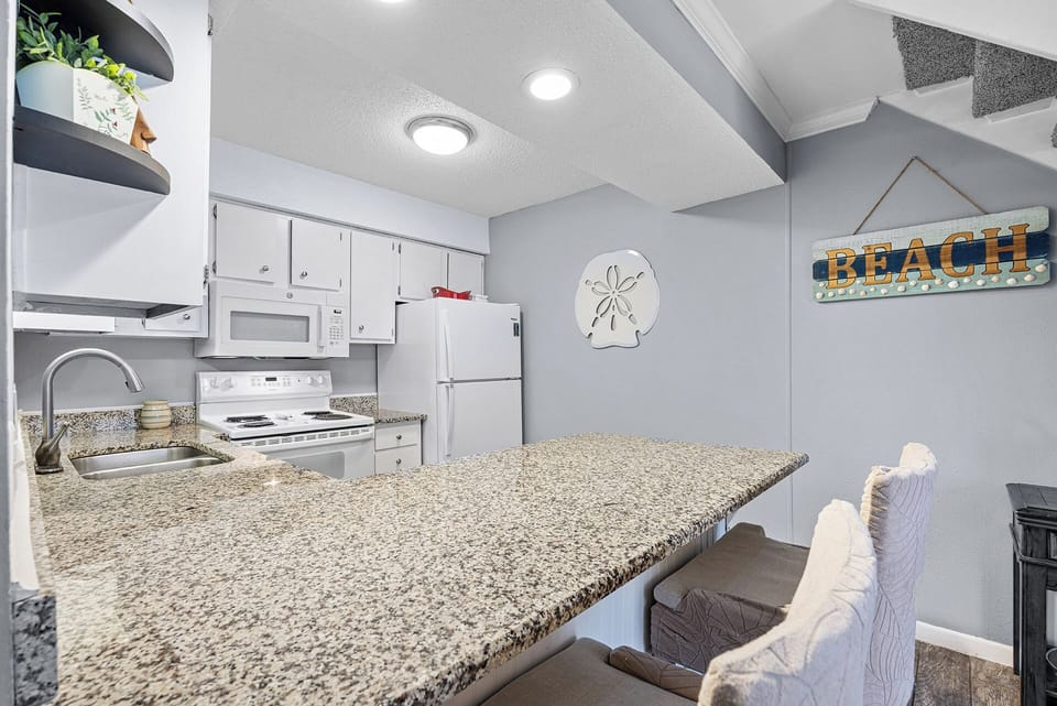 Sea Cabins 9B Kitchen Alt 2