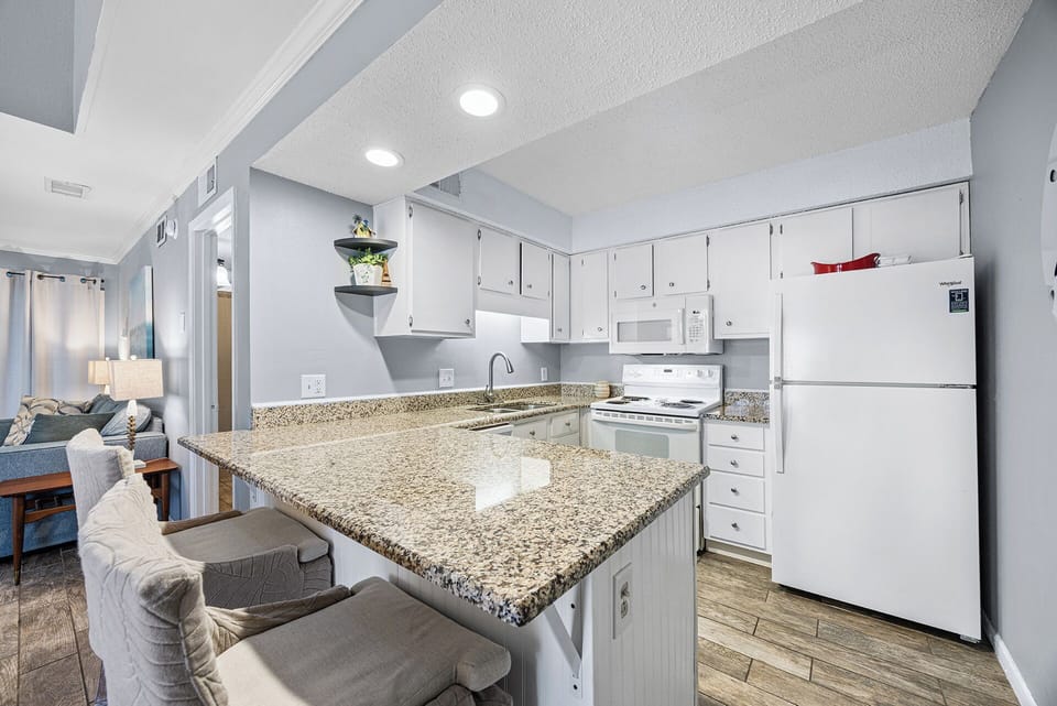 Sea Cabins 9B Kitchen Alt