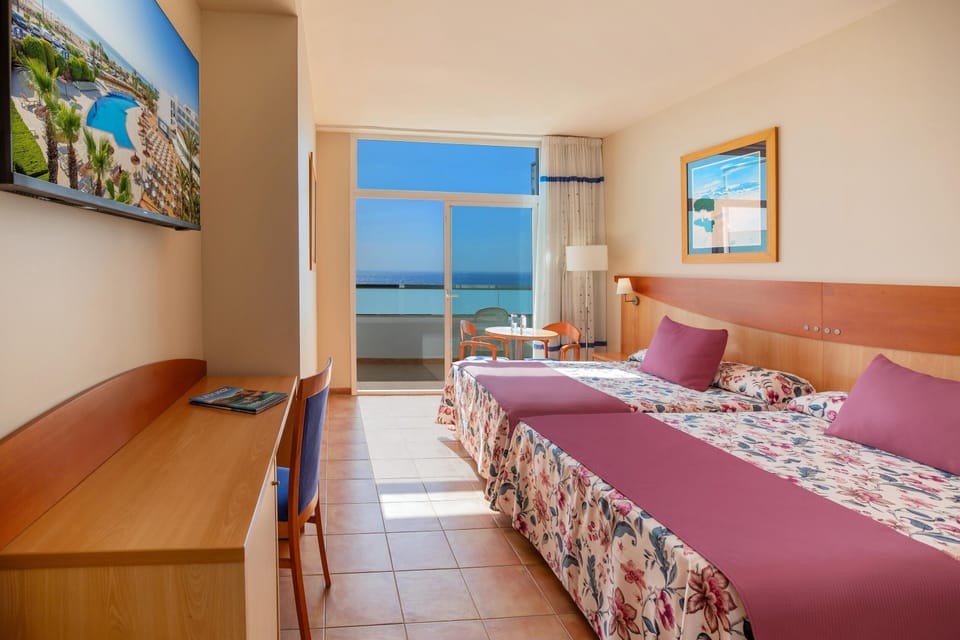 In-room safe, desk, WiFi (free), bed sheets