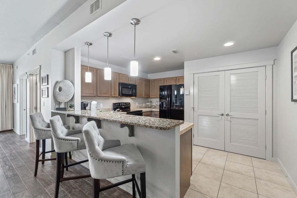 Kitchen with bar seating