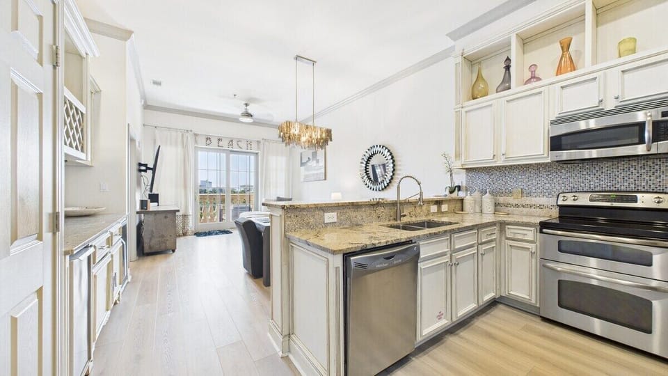 Full kitchen