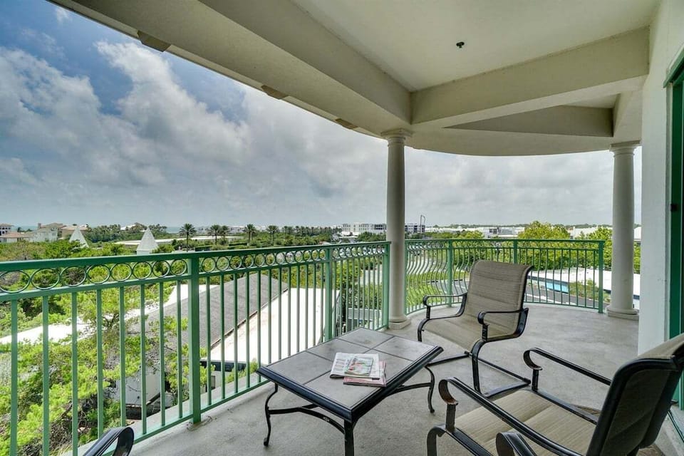 Furnished balcony