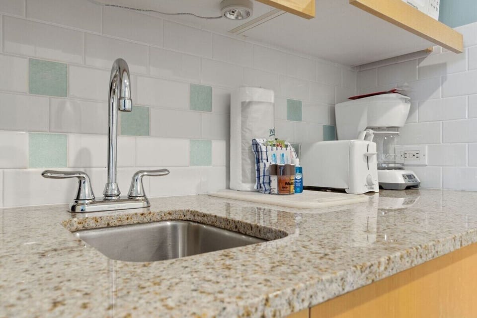 Kitchenette with basic appliances