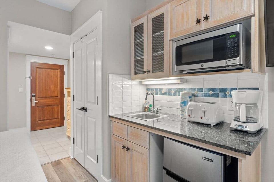 Kitchenette