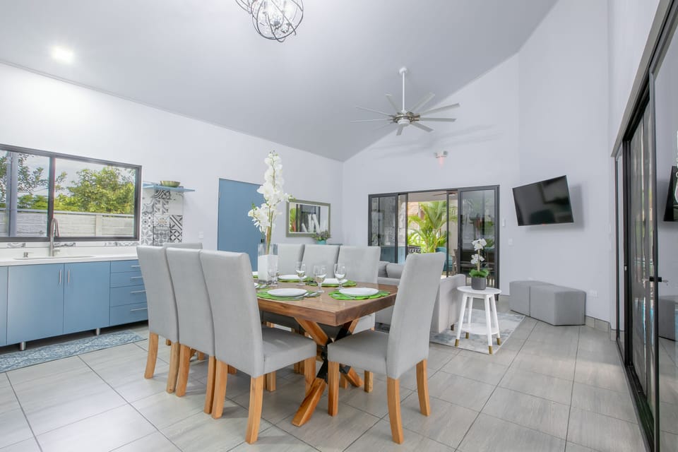Living and dinning areas