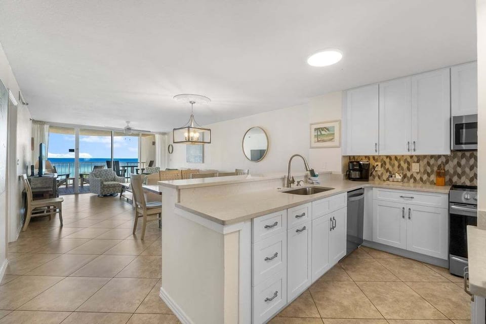 Full kitchen