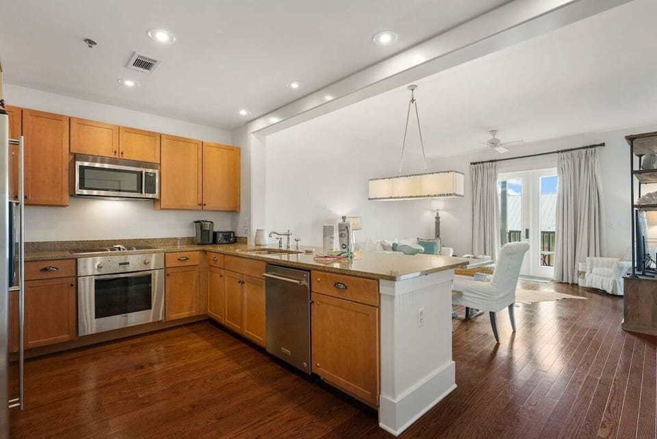 Full kitchen