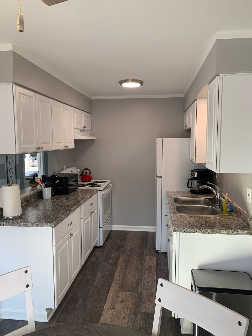 Fully stocked kitchen so you can prepare your favorite meals! 