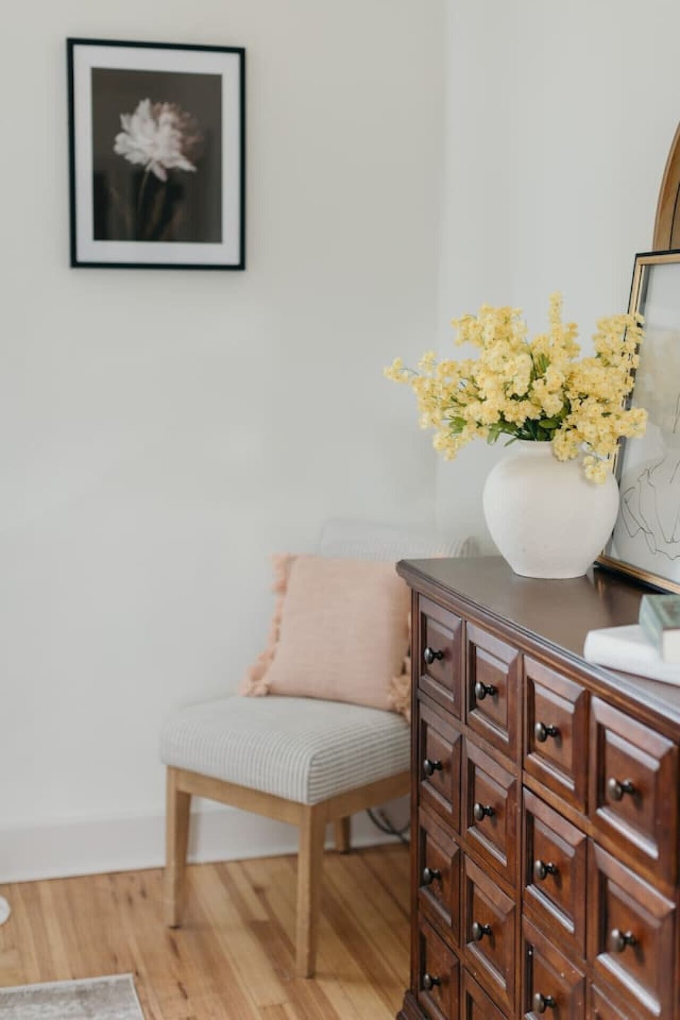 Minimalist decor