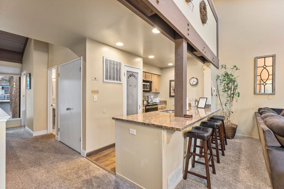 Condo, 3 Bedrooms | Private kitchen | Coffee/tea maker, fridge, toaster
