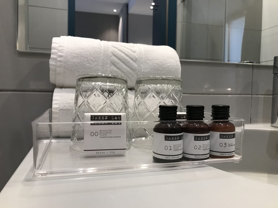 Double Room, Accessible, Ground Floor (PMR) | Bathroom | Eco-friendly toiletries, hair dryer, towels, soap