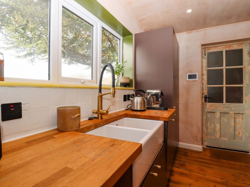 Fridge, dishwasher, electric kettle, toaster
