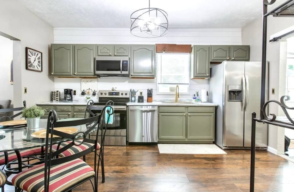 Prepare delicious meals with ease in our well-appointed kitchen