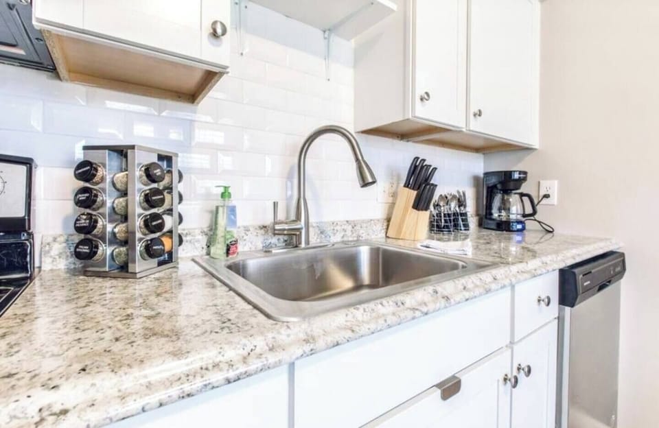 Welcome to a kitchen that embodies pure elegance. ️