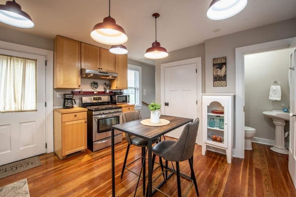 Experience the joy of cooking in a stylish and well-equipped kitchen.