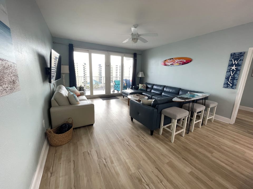 Walk into a beautiful beach themed condo with beautiful gulf views.