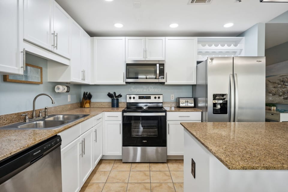 Well equipped kitchen with all the amenities from home.