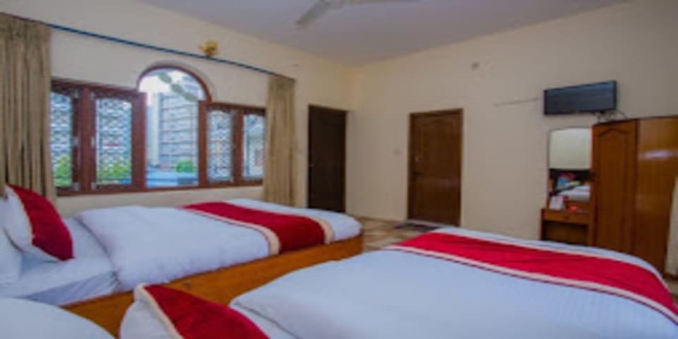 Triple Room | Free WiFi, bed sheets