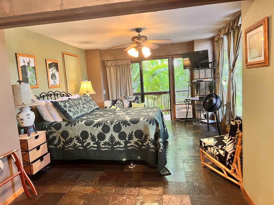 1 bedroom, memory foam beds, individually decorated
