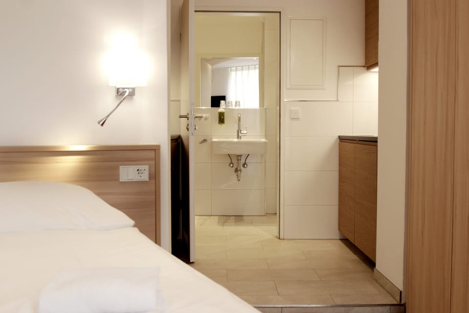 Deluxe Studio | Hypo-allergenic bedding, minibar, individually decorated