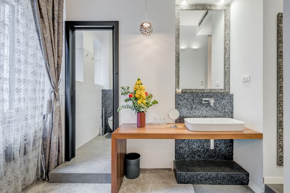 Serenity Room | Egyptian cotton sheets, premium bedding, minibar, in-room safe