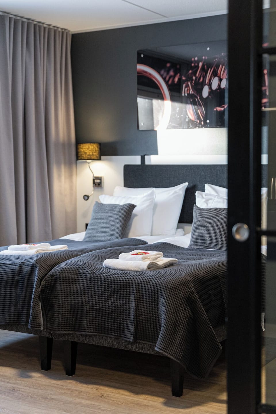 Desk, free WiFi, bed sheets