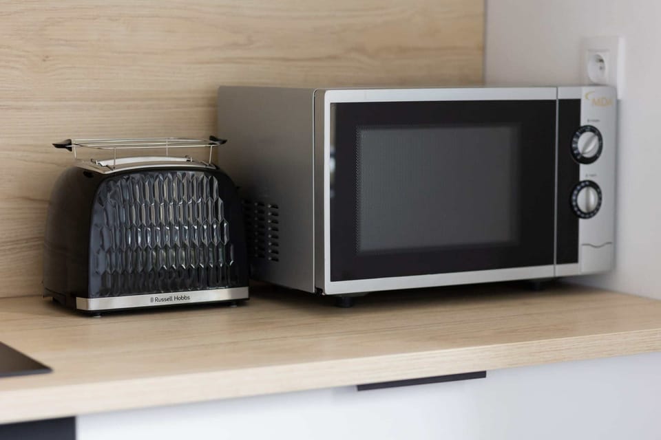 Fully equipped kitchenette. 