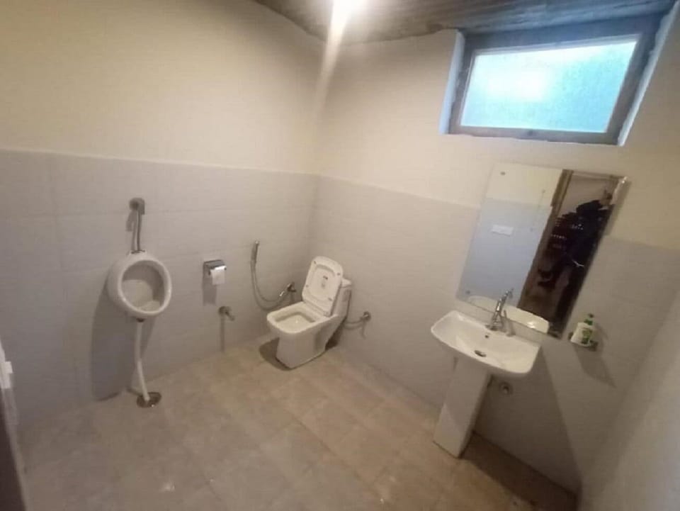 Free toiletries, bidet