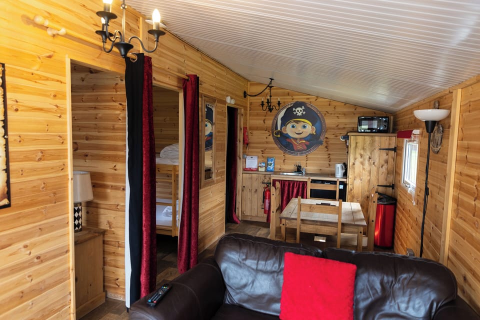 Classic Cabin | Living area
