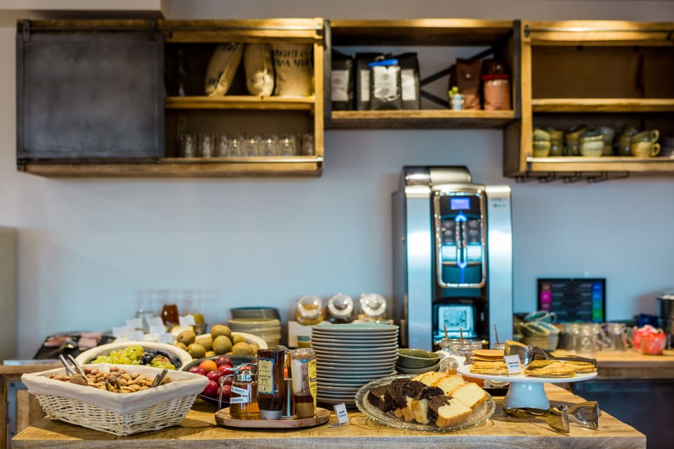 Daily buffet breakfast for a fee