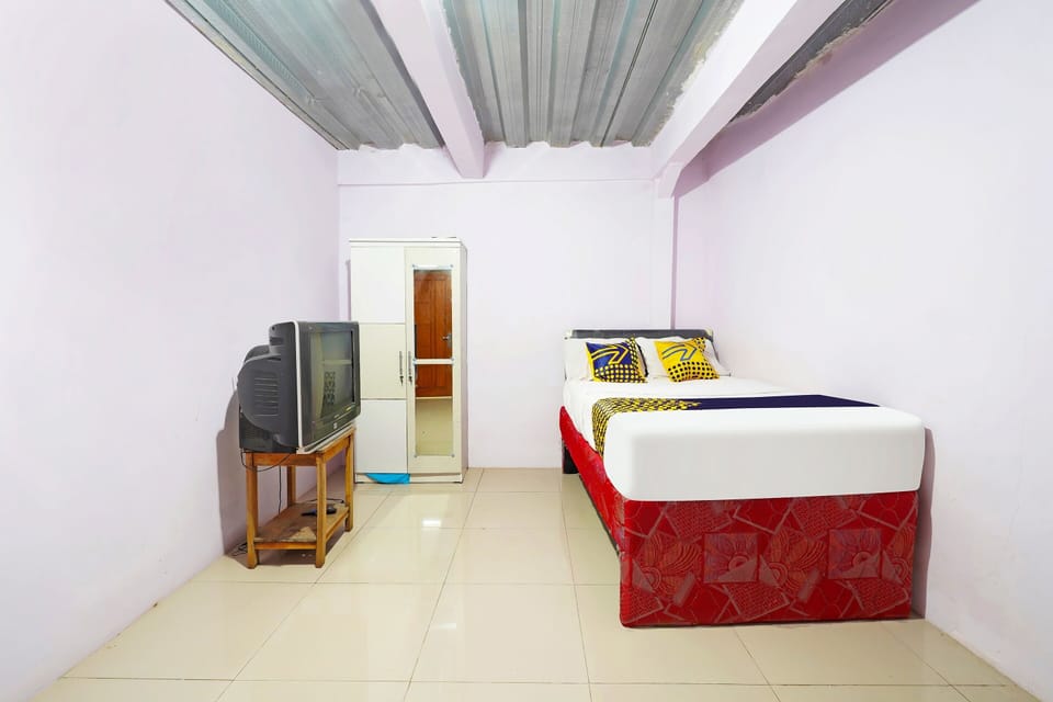 Basic Single Room | Desk, laptop workspace, free WiFi, bed sheets
