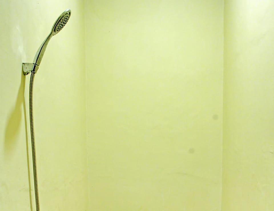 Deluxe Double Room | Bathroom | Shower, towels