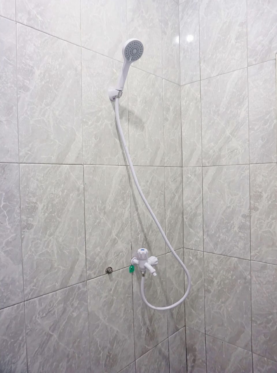 Standard Double Room | Bathroom | Shower, towels