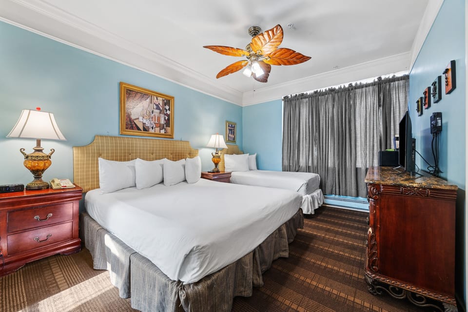Parlour Suite | Egyptian cotton sheets, premium bedding, individually decorated