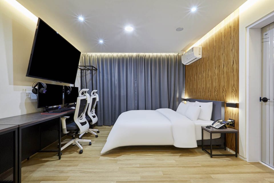 Room | Free WiFi