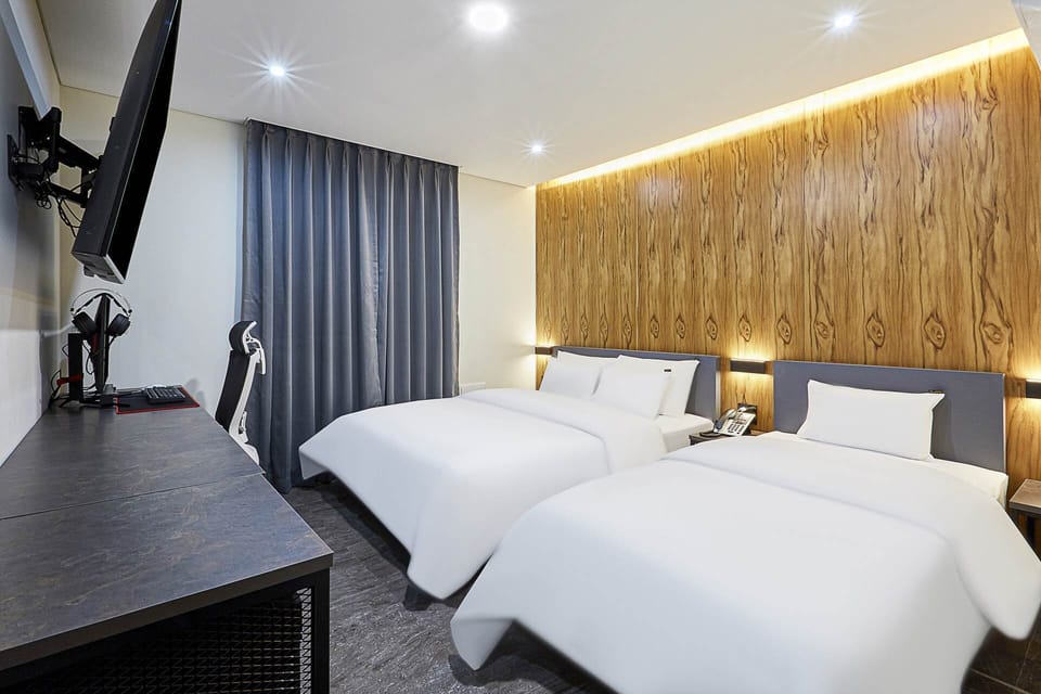 Twin Room | Free WiFi
