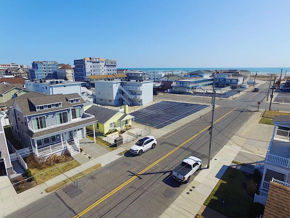 Exterior and Proximity to Beach