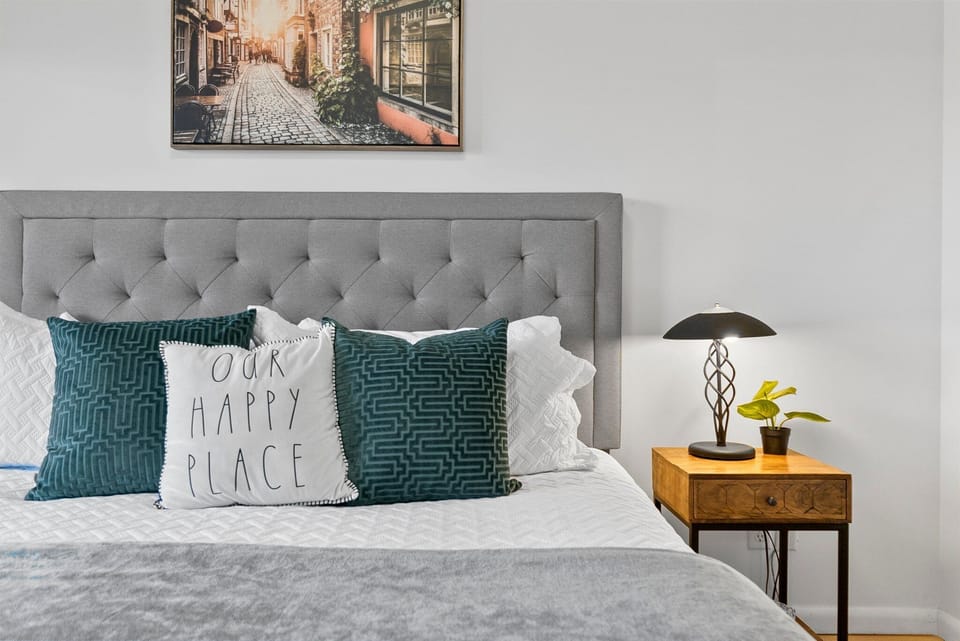 Master bedroom with King 