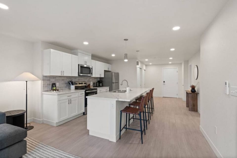 Everything you need at your fingertips: cookware, utensils, and modern appliances.